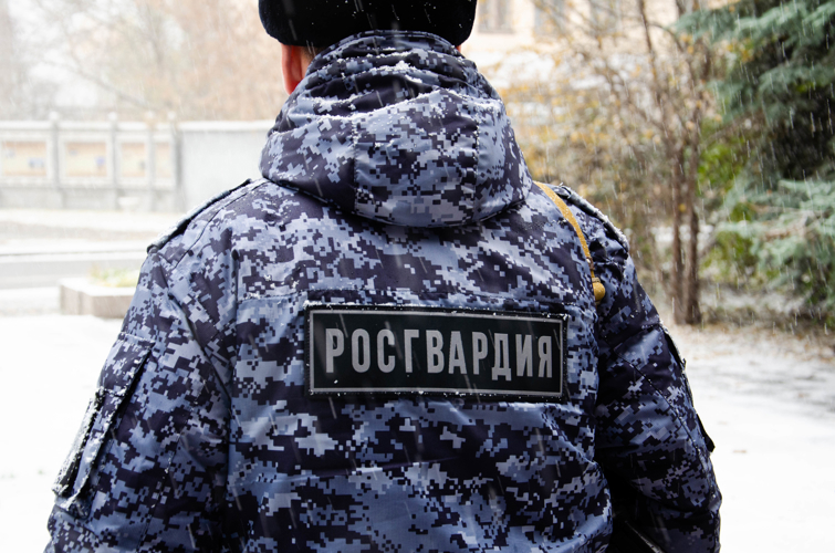 Сотрудники Росгвардии пресекли нарушение общественного порядка в баре Пензы