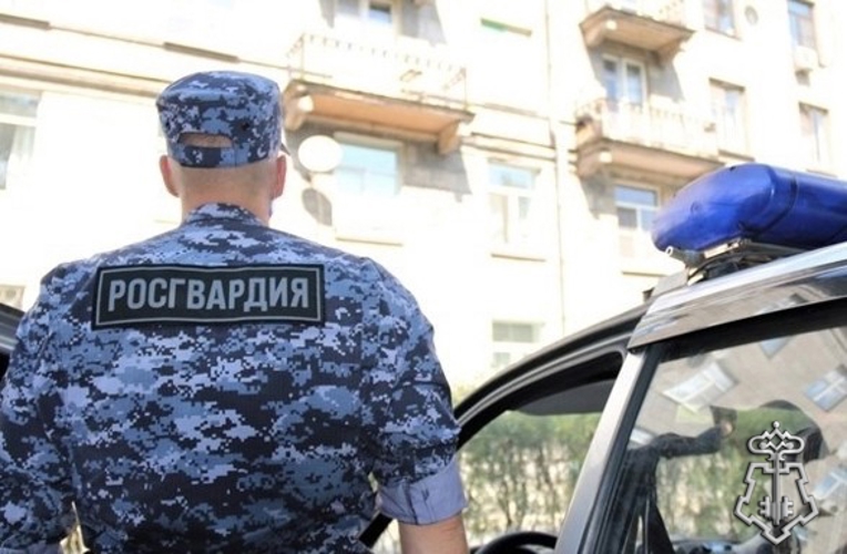 В Кузнецке росгвардейцы пресекли нарушение порядка на автовокзале